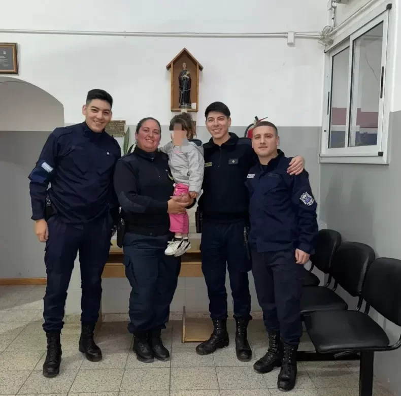 Policías sanjuaninos salvan la vida de 17 bebés y niños durante 2026