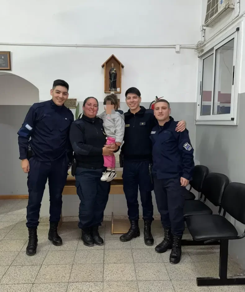 Policías sanjuaninos salvan la vida de 17 bebés y niños durante 2026