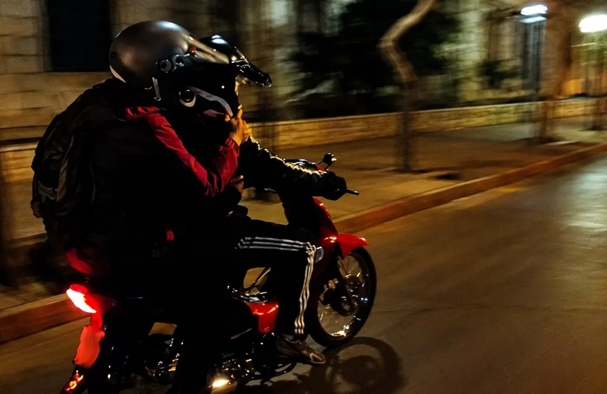 Motochorros interceptaron a un cobrador en Chimbas y escaparon con medio millón de pesos