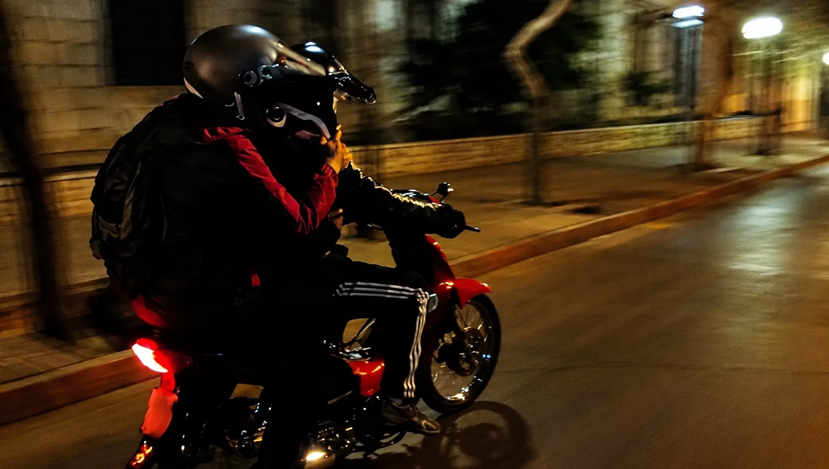 Motochorros interceptaron a un cobrador en Chimbas y escaparon con medio millón de pesos