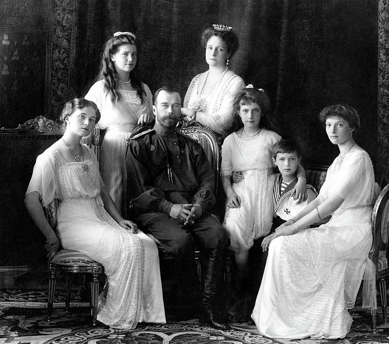 nicolas ii con su familia 5123999e 800x707