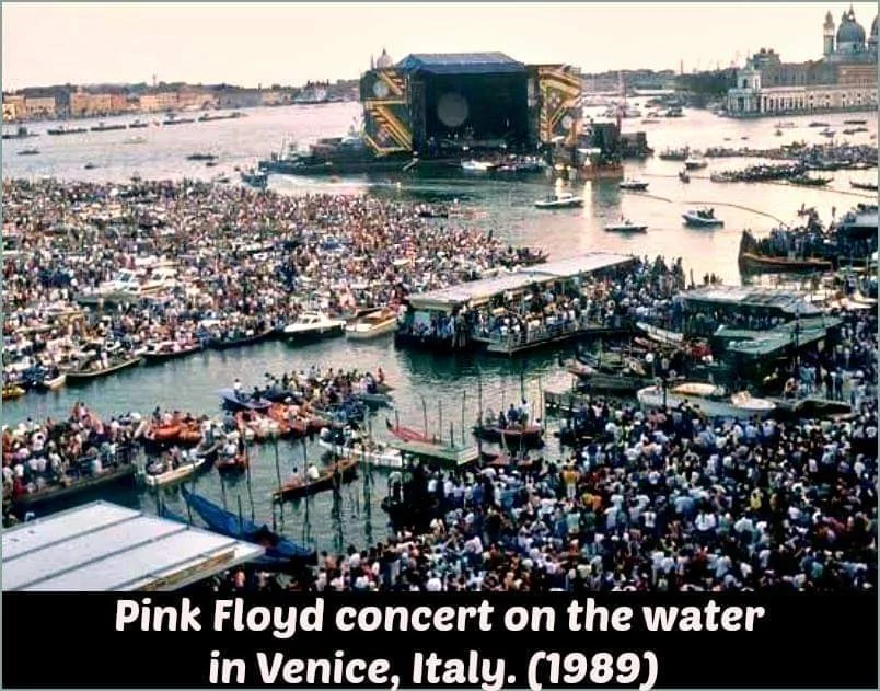 pink floyd concert on the water in venice italy 1989 v0 6cnaarpznuq61