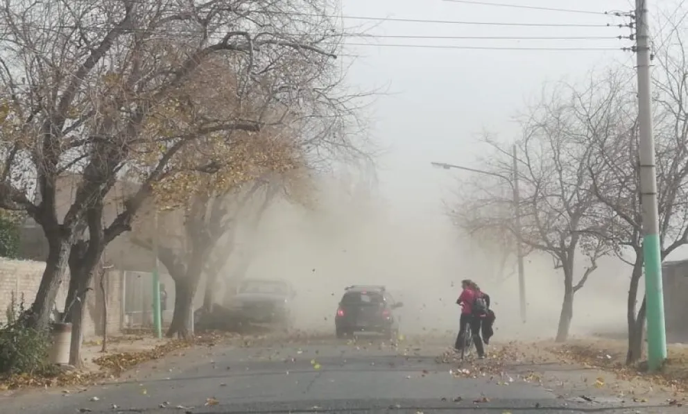 Alerta amarillo por viento Zonda: suspendieron las clases en tres departamentos