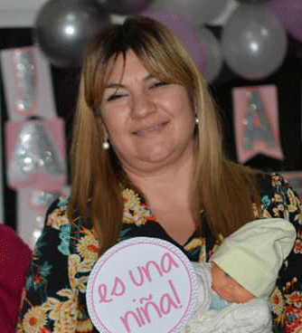 Amanda Hortensia Rojo derecha
