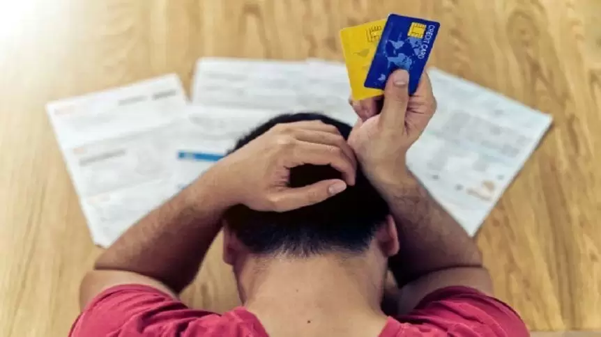 Deudas con mora récord: bancos o Gobierno, el dilema