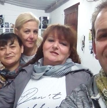 Mary Fernandez medio