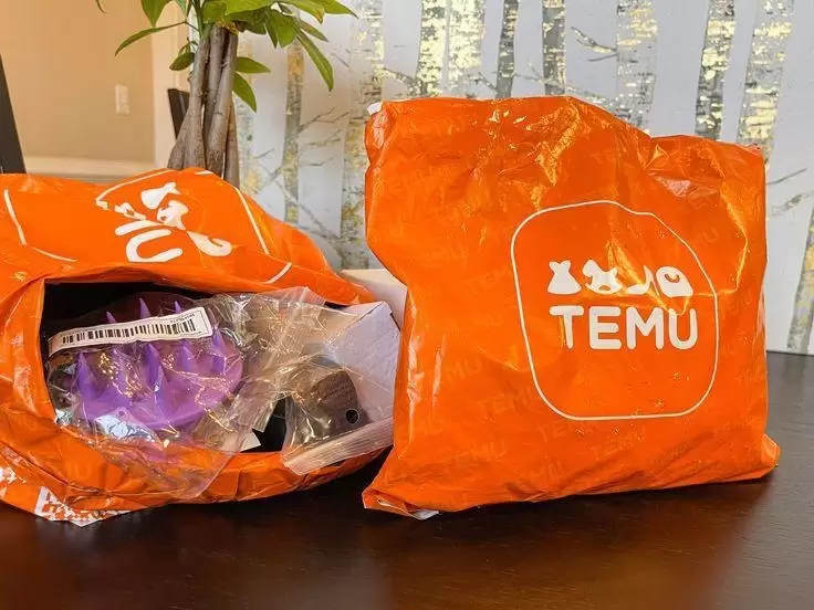 Las compras online baten récord y golpean al sector textil