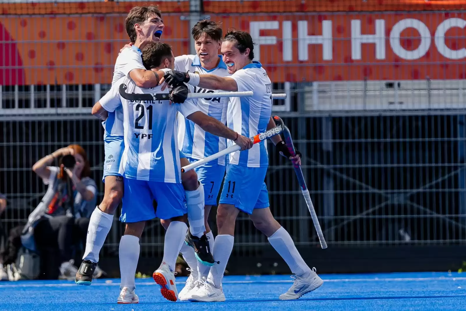Los Leones golearon a Nueva Zelanda y clasificaron a la segunda fase del Mundial