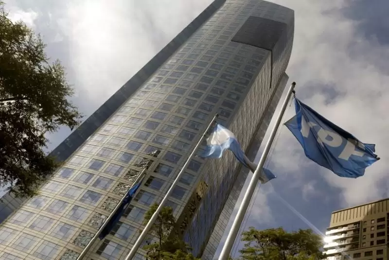 El Gobierno busca que Estados Unidos investigue la operación de los Eskenazi en YPF