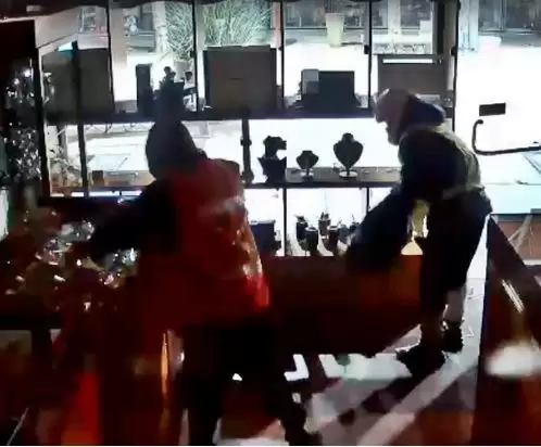 Robo joyeria:el fiscal indicó que presumen que  los delincuentes habrían huido en moto