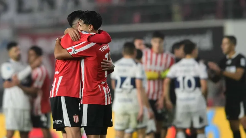 Estudiantes se adueñó del clásico platense con una contundente goleada