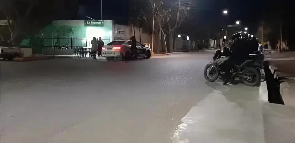 Pánico en una plaza de Santa Lucía: motociclistas dispararon frente a decenas de familias y niños