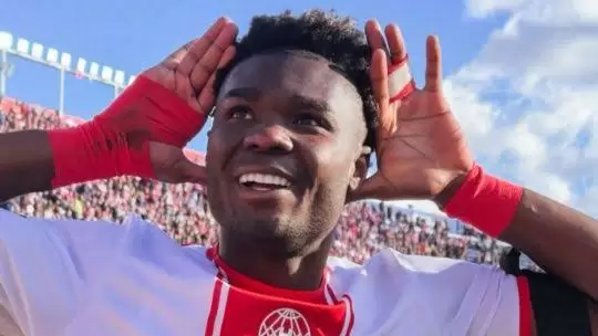 Huracán se impuso en el clásico y Argentinos sostiene su puntaje perfecto
