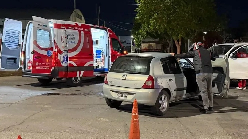 Fuerte choque en Capital en una esquina sin semáforos
