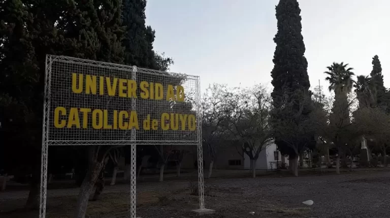 La UCCuyo avanza para abrir Odontología en San Juan