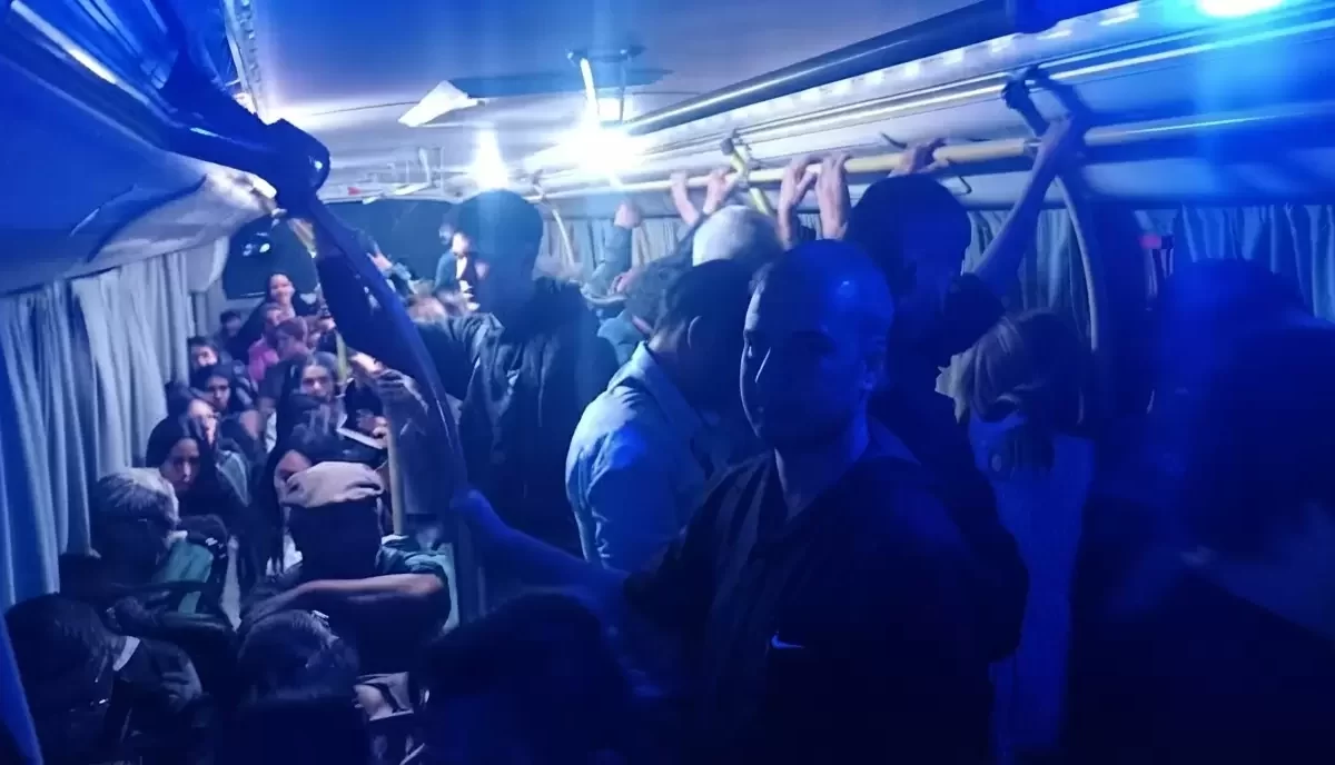 Denunciaron abusos durante un viaje en colectivo y el chofer desvió la unidad hasta una comisaría