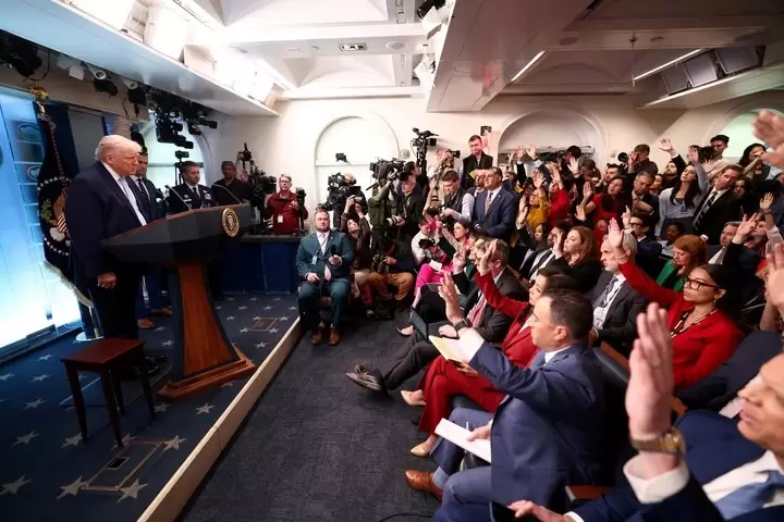 Cinco cadenas suspenden la cobertura conjunta de Trump