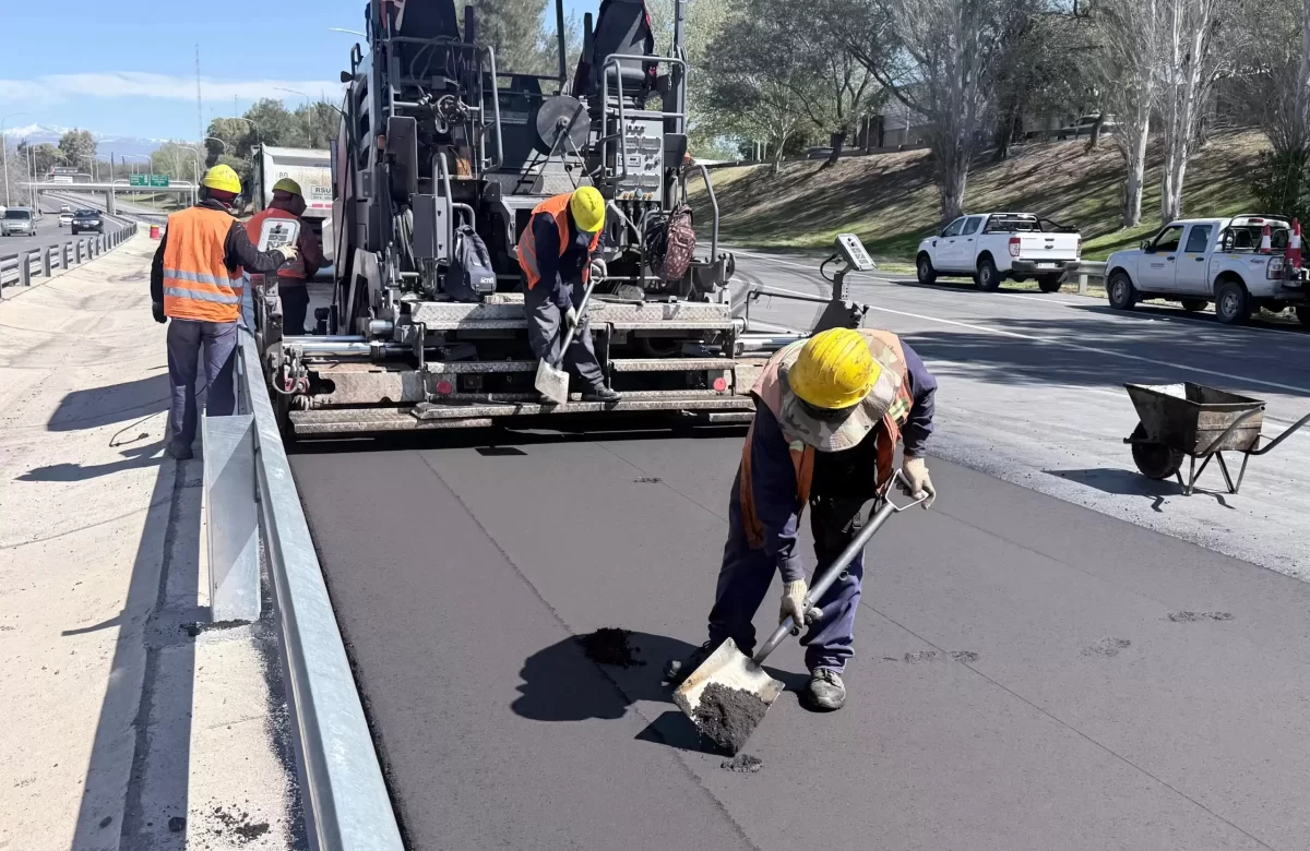 Circunvalación: comenzó la colocación del nuevo asfalto