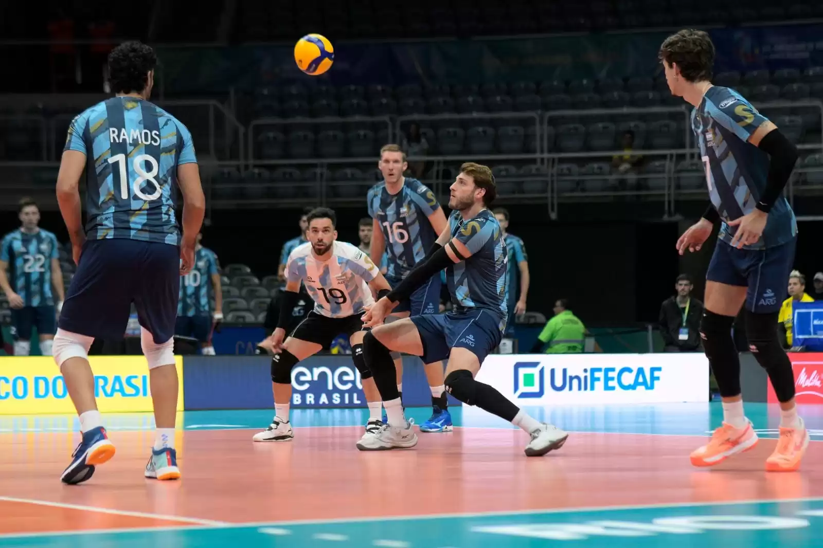 Argentina superó a Colombia y sumó su segundo triunfo en el Sudamericano