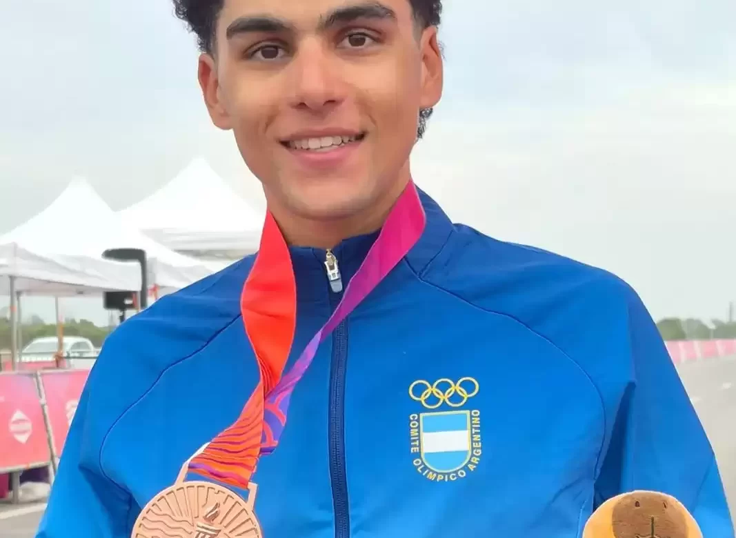 Tomás Contte obtuvo la medalla de bronce en el ciclismo de ruta masculino