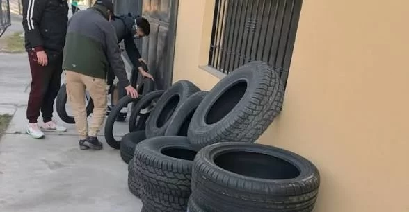 Hallaron 28 cubiertas de la Policía en una casa de Rivadavia y un cabo quedó detenido